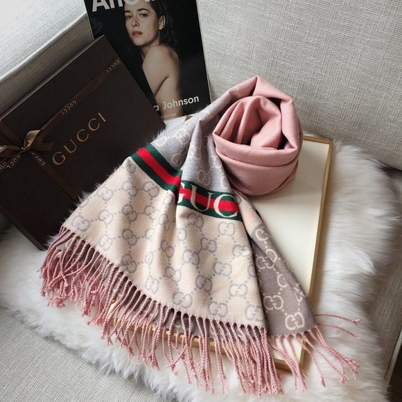 💎✨AUTHENTIC✨💎Gucci scarf - Picture 7 of 8